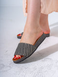Load image into Gallery viewer, Woven Pattern Comfort Slides - BLACK
