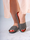 Load image into Gallery viewer, Woven Pattern Comfort Slides - BLACK
