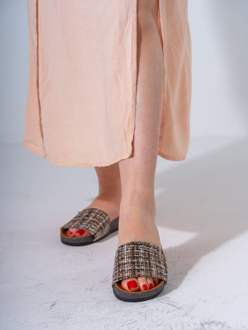 Textured Plaid Comfort Slipper - BROWN