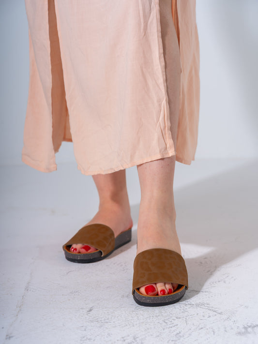 Leopard Print Platform Slides - CAMEL