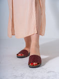 Load image into Gallery viewer, Leopard Print Platform Slides - MARRON
