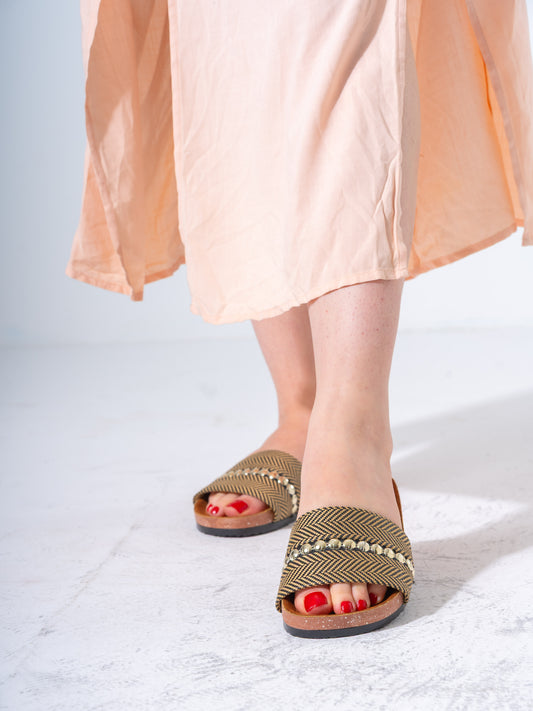Metallic Detail Textured Slides - BLACK
