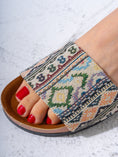 Load image into Gallery viewer, Nomadic Pattern Slide - GREEN
