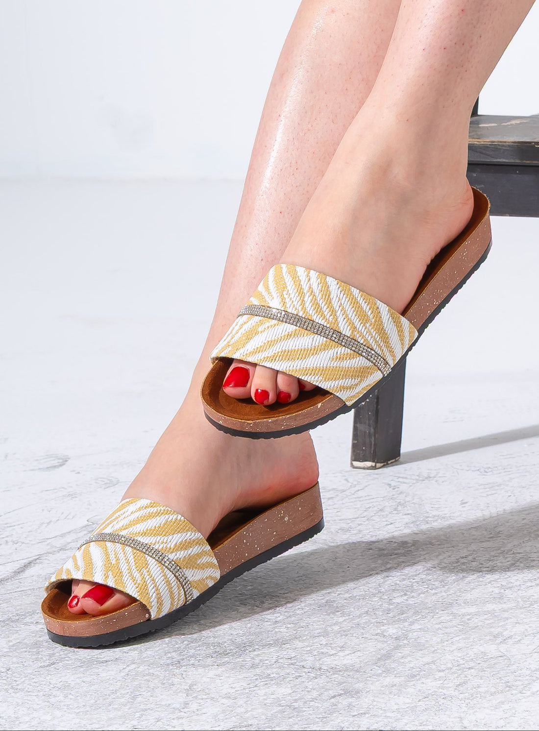 Textured Zig-Zag Strap Slippers - BEIGE