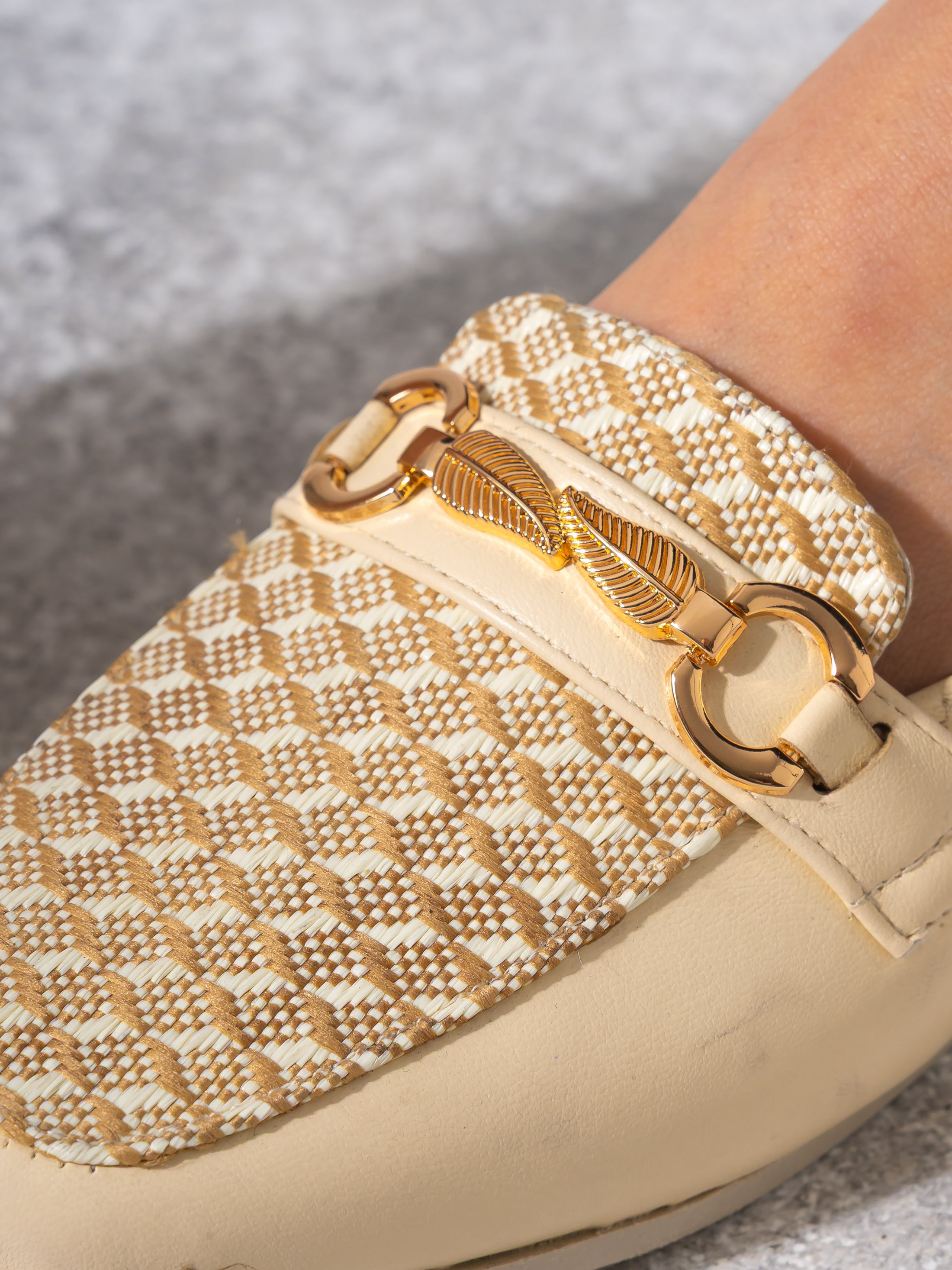 Textured Jacquard Detail Flat- BEIGE
