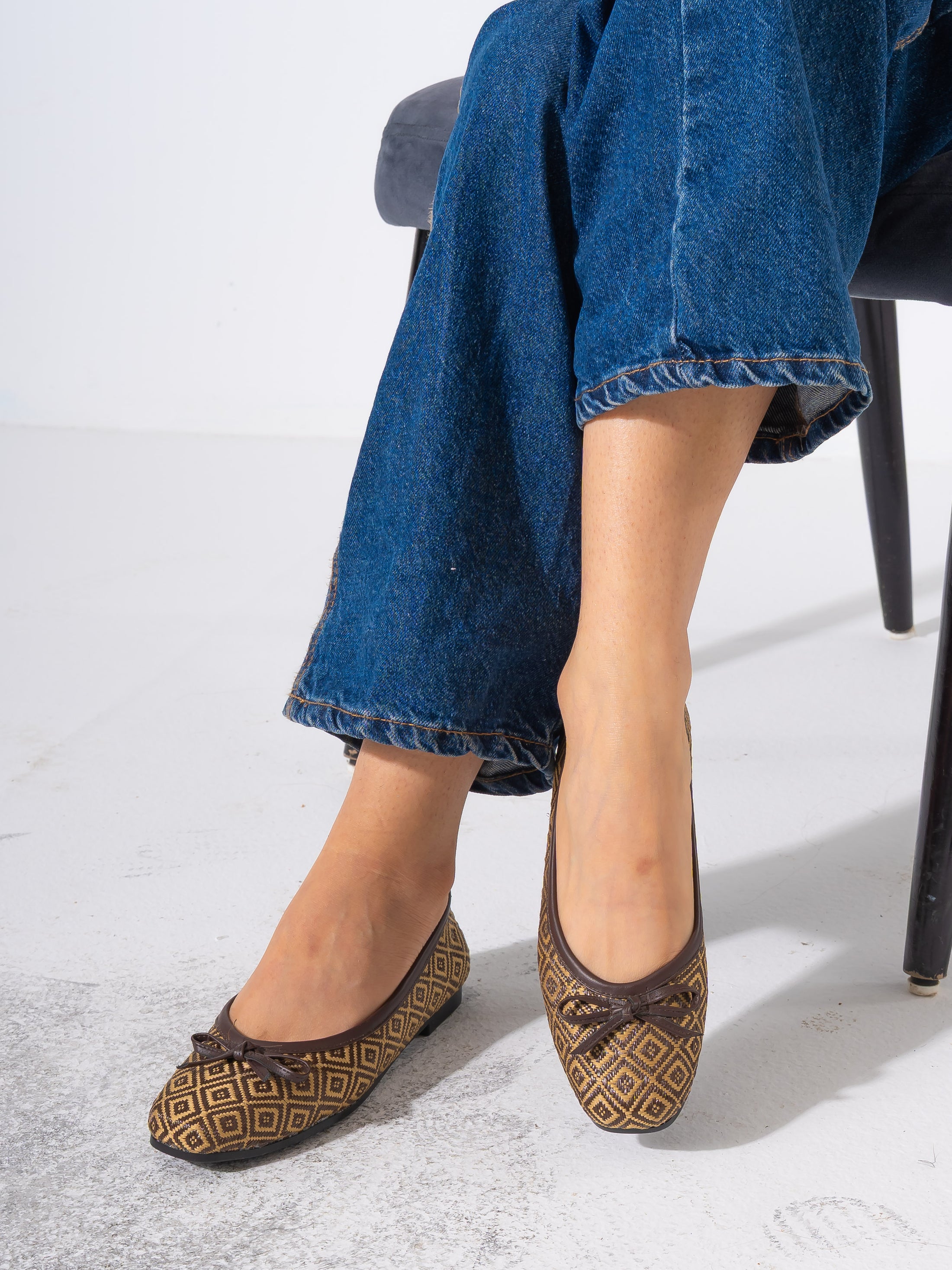 Square-Toe Embroidered Flat - BROWN