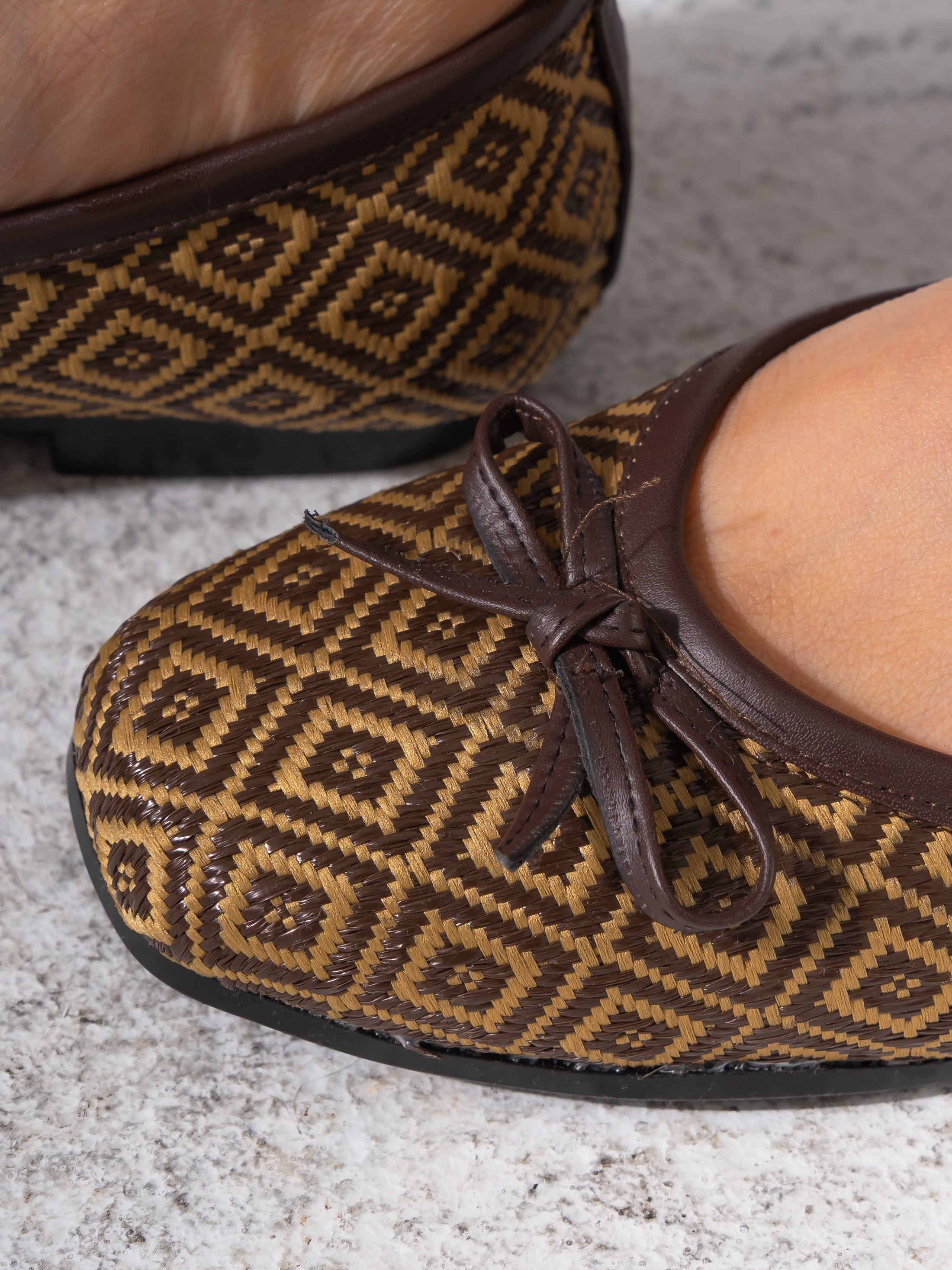 Square-Toe Embroidered Flat - BROWN