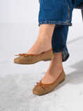 Load image into Gallery viewer, Square-Toe Embroidered Flat - CAMEL
