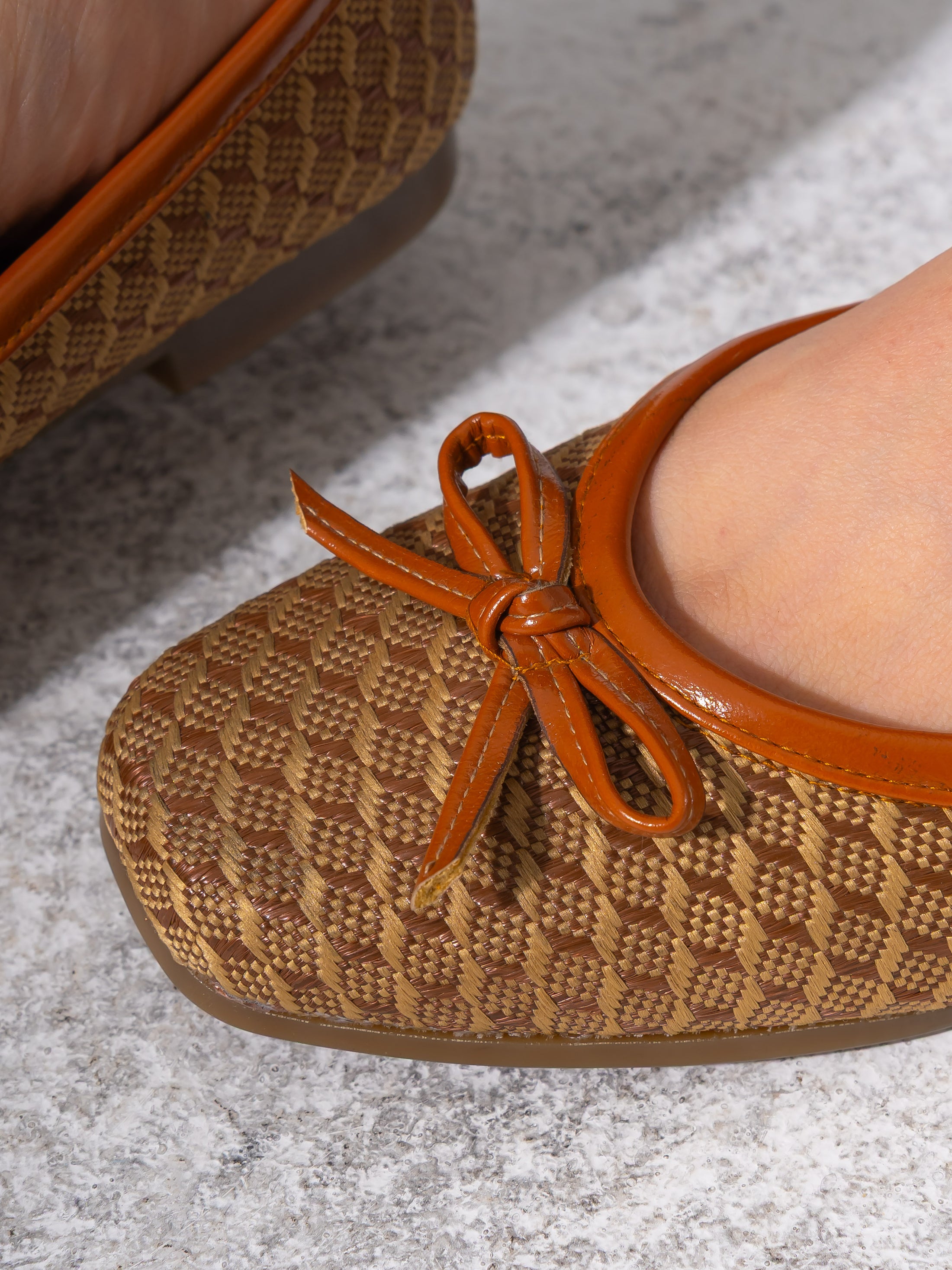 Square-Toe Embroidered Flat - CAMEL