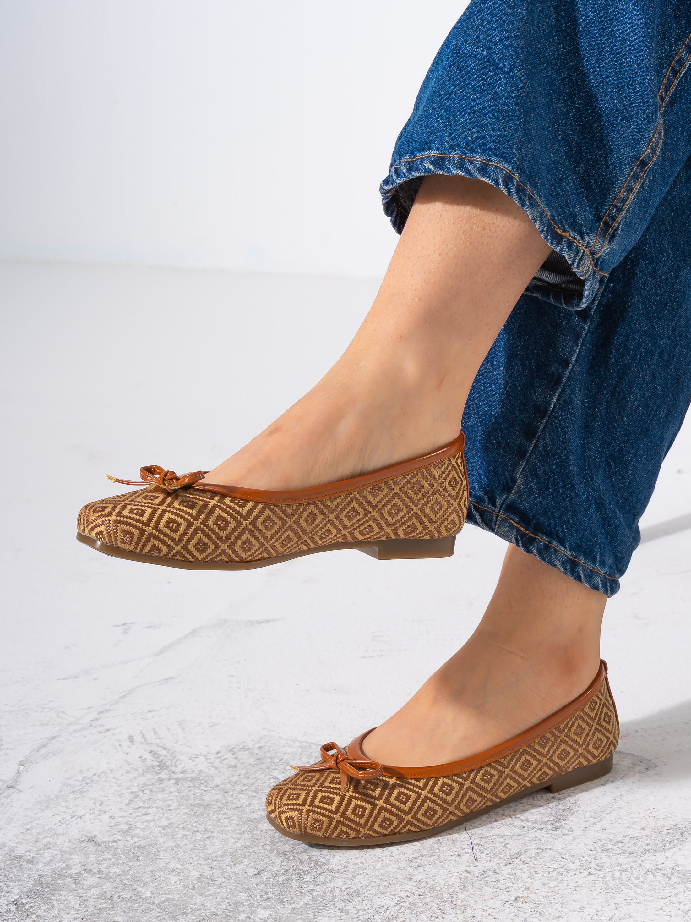 Square-Toe Embroidered Flat - CAMEL