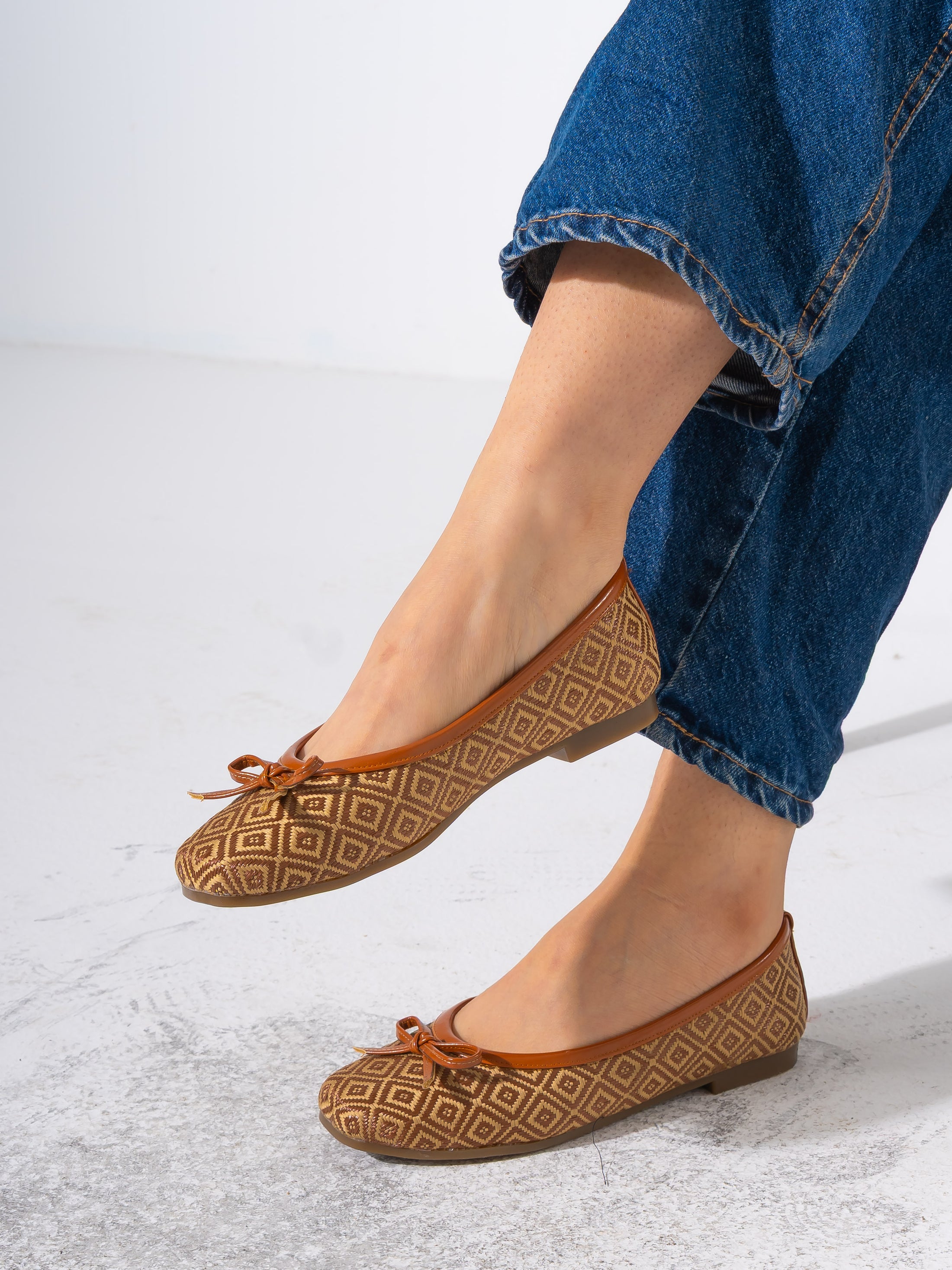 Square-Toe Embroidered Flat - CAMEL
