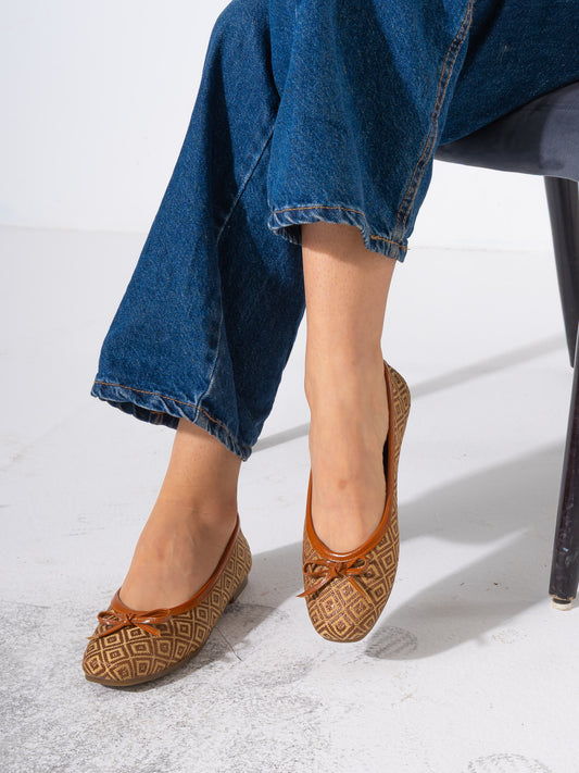 Square-Toe Embroidered Flat - CAMEL