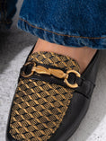 Load image into Gallery viewer, Textured Jacquard Detail Flat- BLACK
