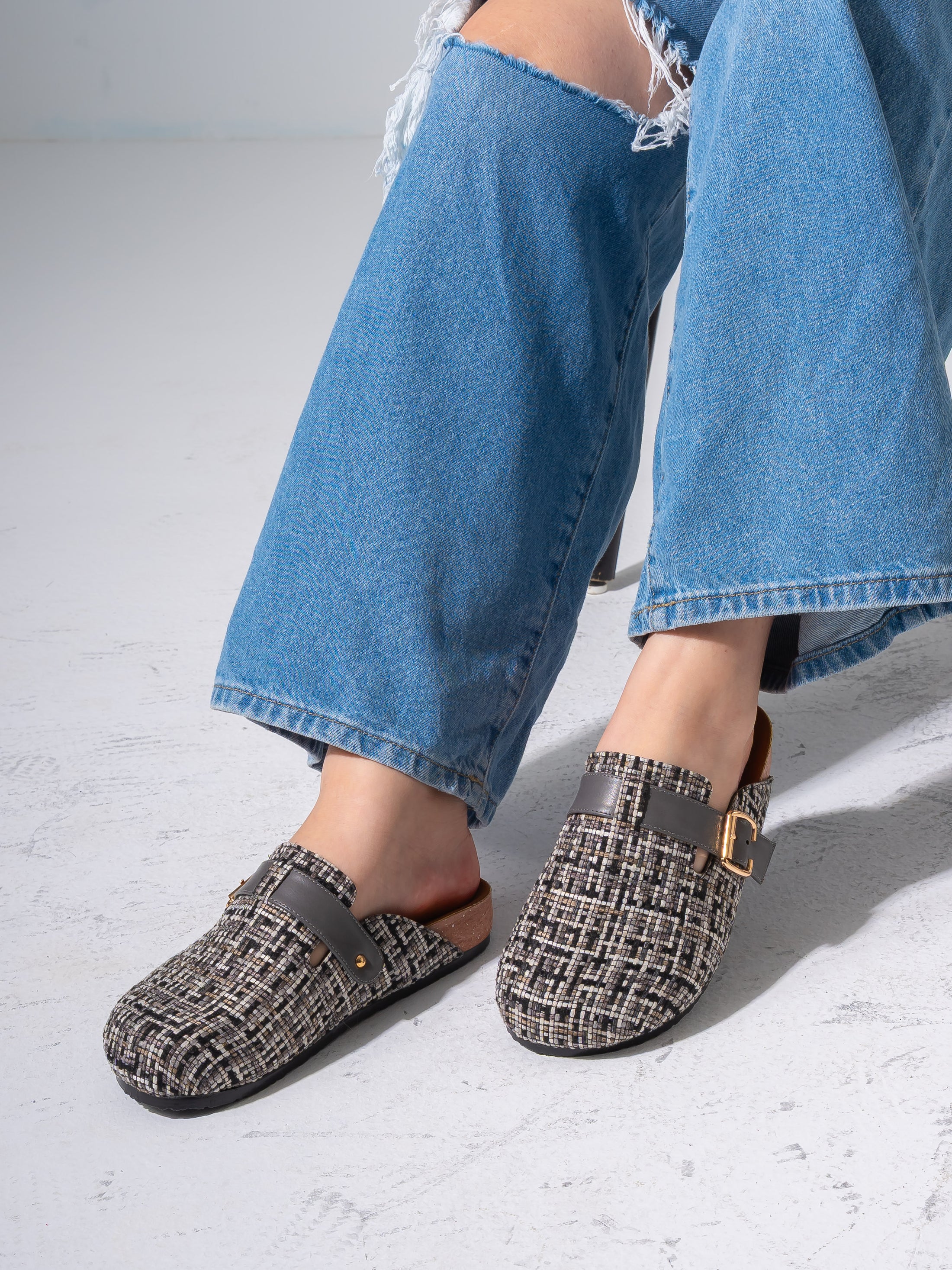 Tweed Buckle-Strap Clogs - GRAY