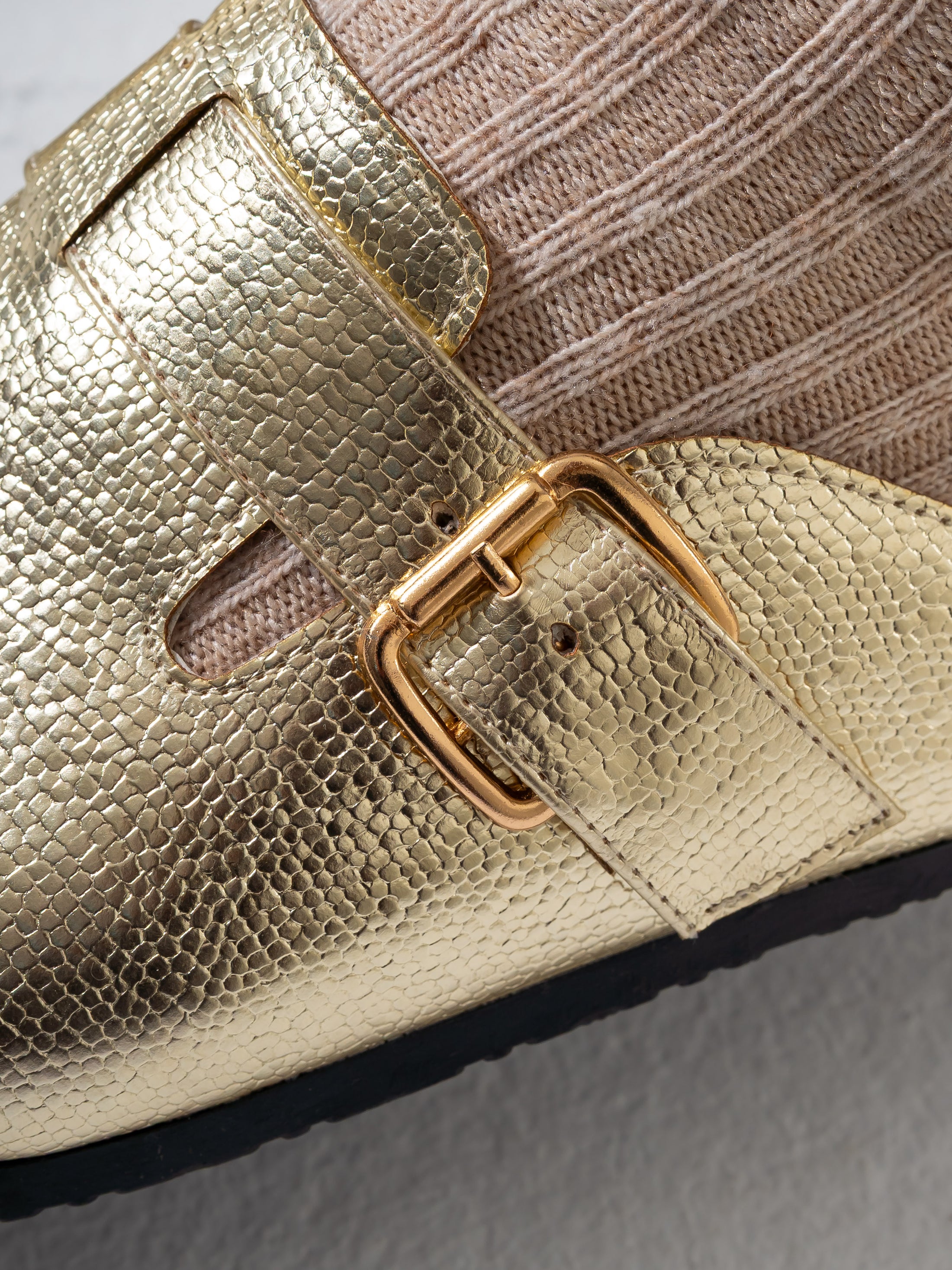 Shimmer Finish Comfort Clogs - GOLD