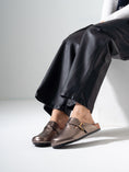 Load image into Gallery viewer, Shimmer Finish Comfort Clogs - OXIDI
