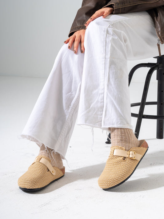 Woven Raffia Buckle Clogs -Light BEIGE