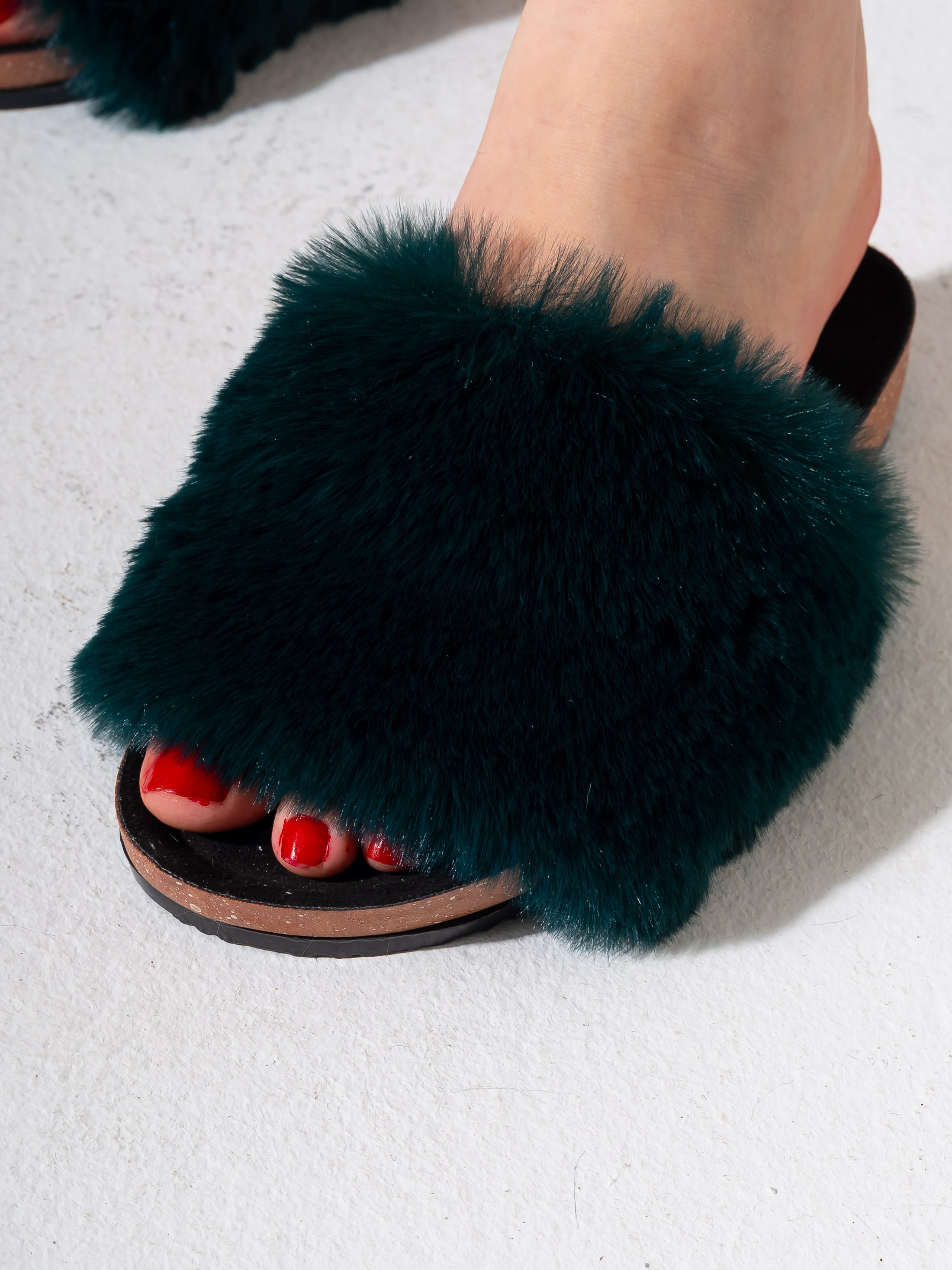 Cozy Faux Fur Comfort - DARK GREEN