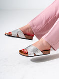 Load image into Gallery viewer, Shimmering Wrap Comfort - SILVER
