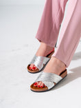 Load image into Gallery viewer, Shimmering Wrap Comfort - SILVER
