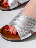 Load image into Gallery viewer, Shimmering Wrap Comfort - SILVER
