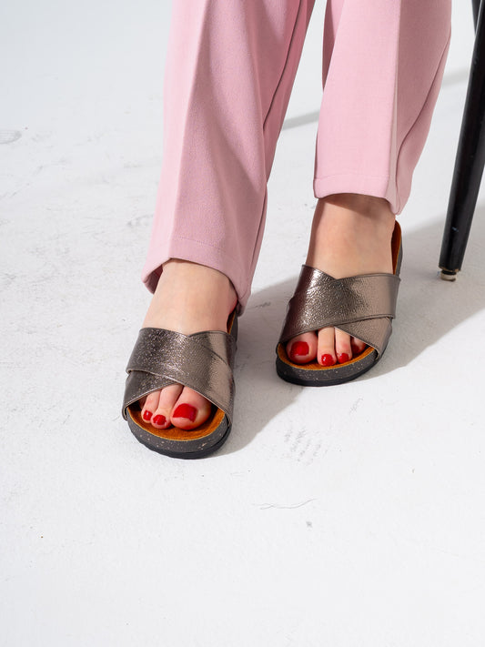 Shimmering Criss-Cross Slipper - OXIDI
