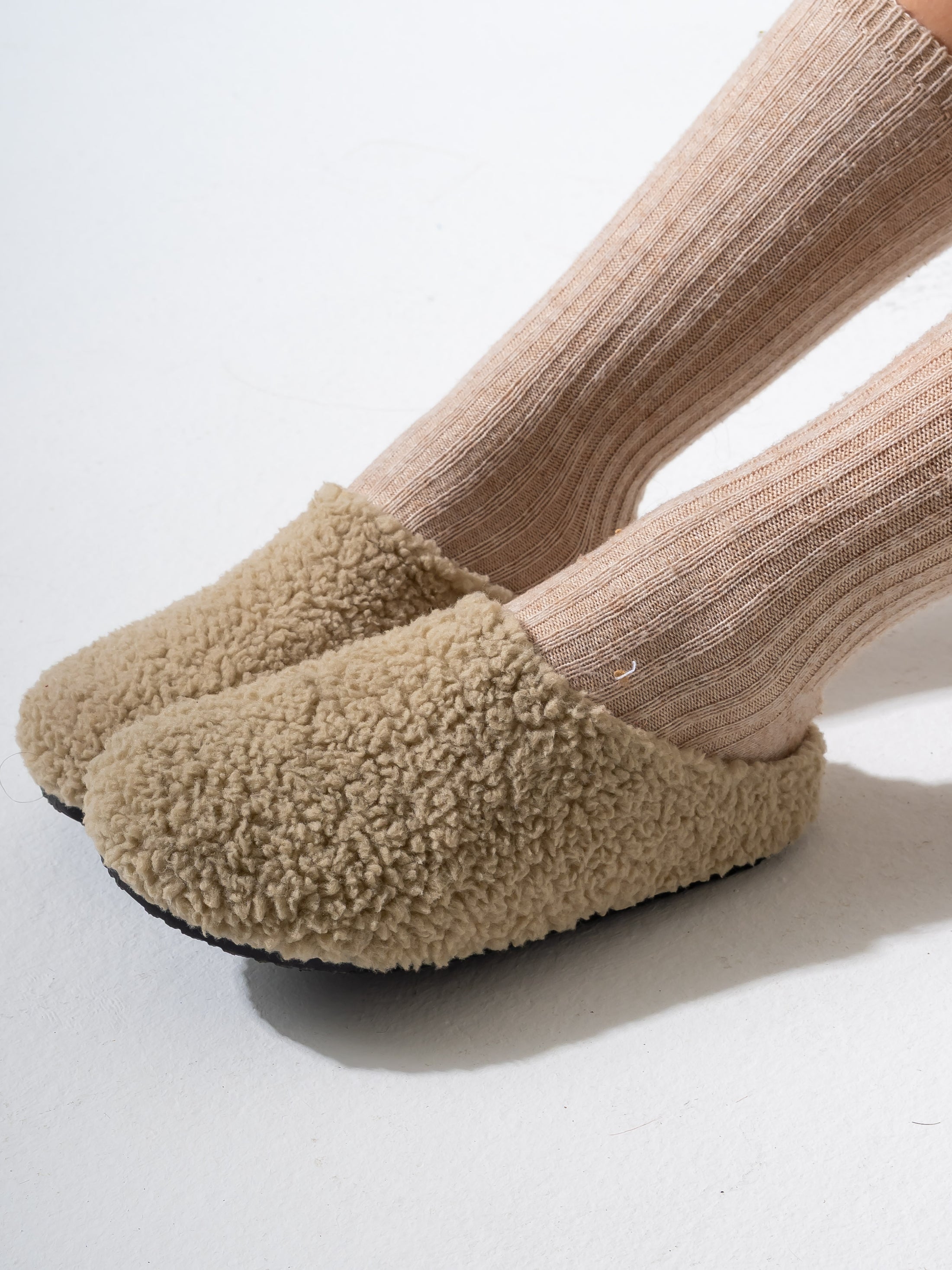 Teddy Fleece Clogs - BEIGE