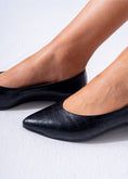 Load image into Gallery viewer, Elegance Pointed Ballet Flats-black
