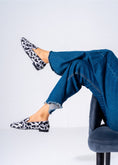 Load image into Gallery viewer, Leopard-Print Flat-black
