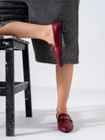 Load image into Gallery viewer, Chic Buckle Flats-marron
