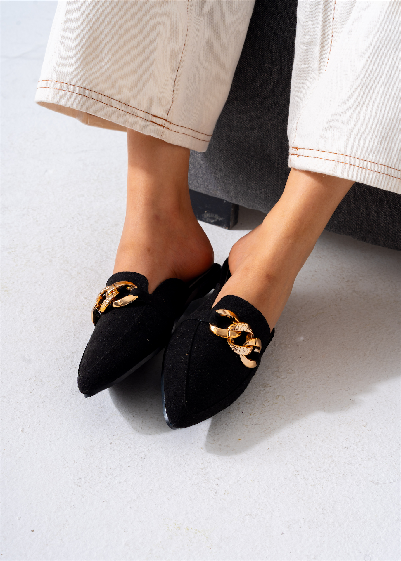 Moc-Toe Style Chain Mule-black
