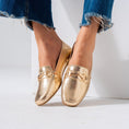 Load image into Gallery viewer, Metallic Snaffle Flat-gold
