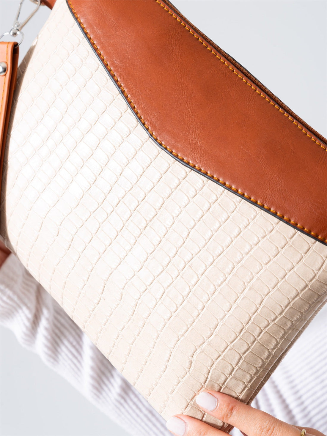 Chic Texture Clutch Bag-beige