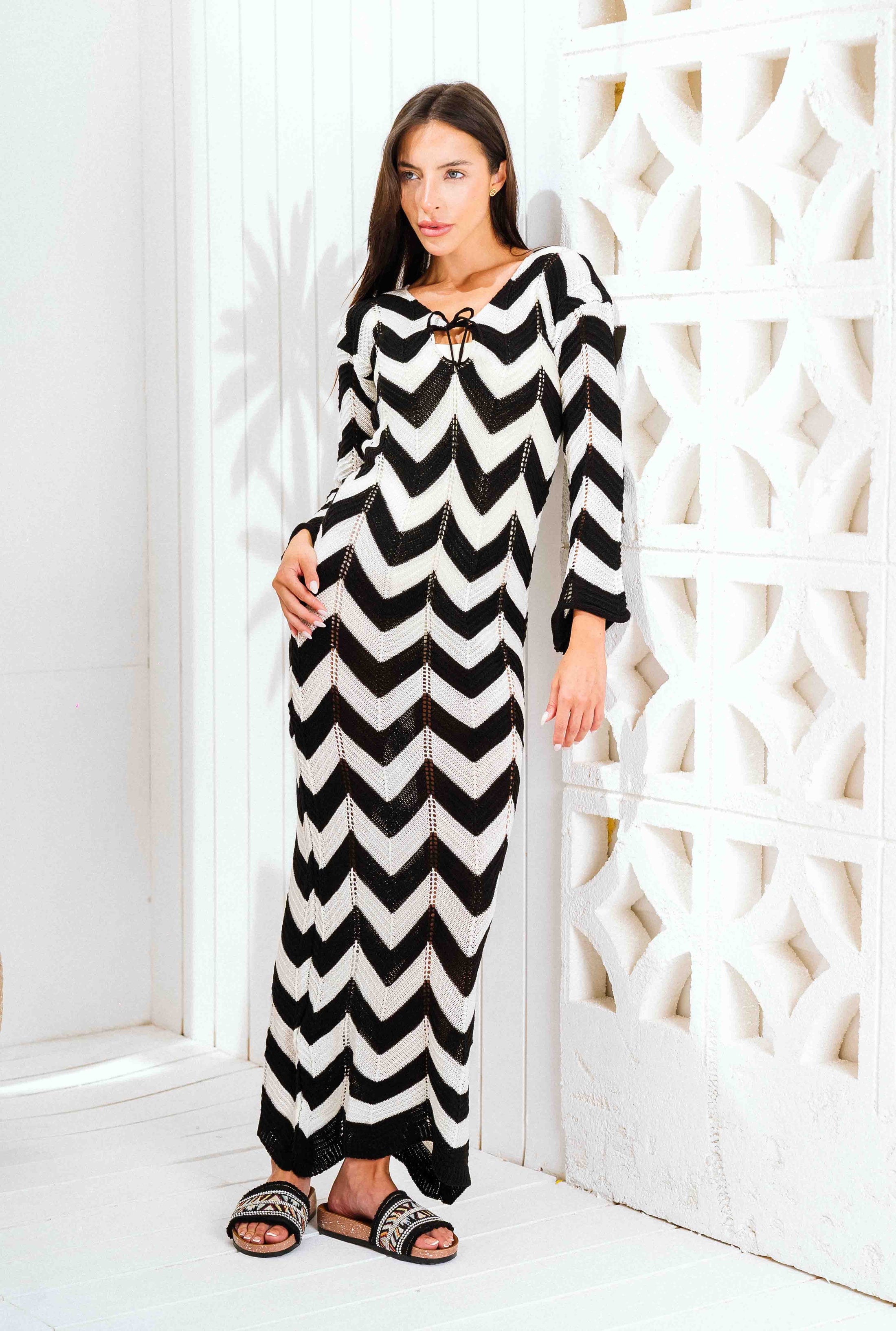Zigzag Print Long Sleeve Dress - black