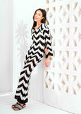 Load image into Gallery viewer, Zigzag Print Long Sleeve Dress - black
