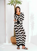 Load image into Gallery viewer, Zigzag Print Long Sleeve Dress - black

