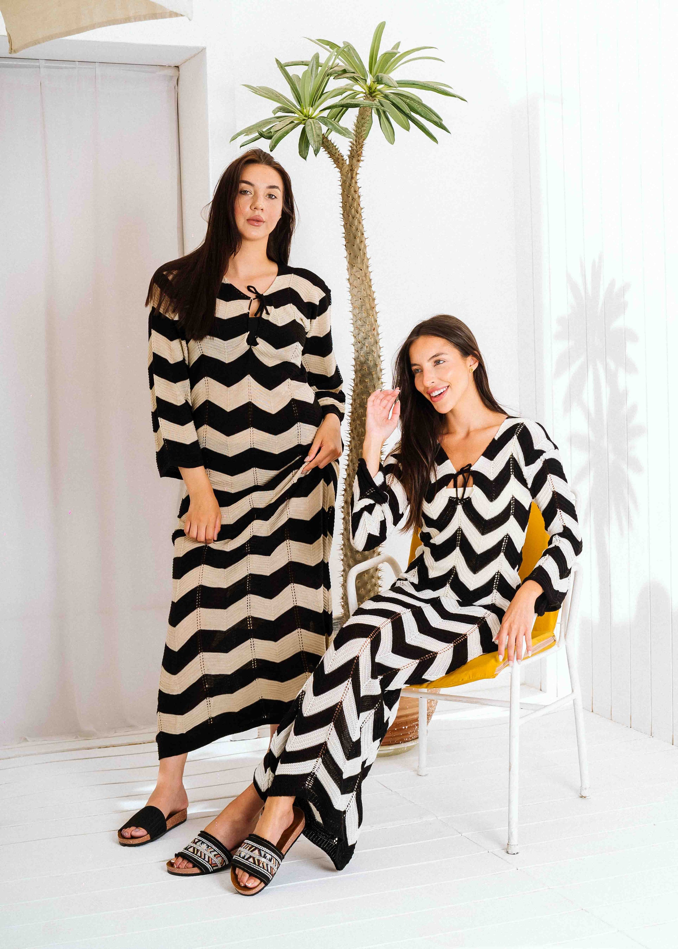 Zigzag Print Long Sleeve Dress - black