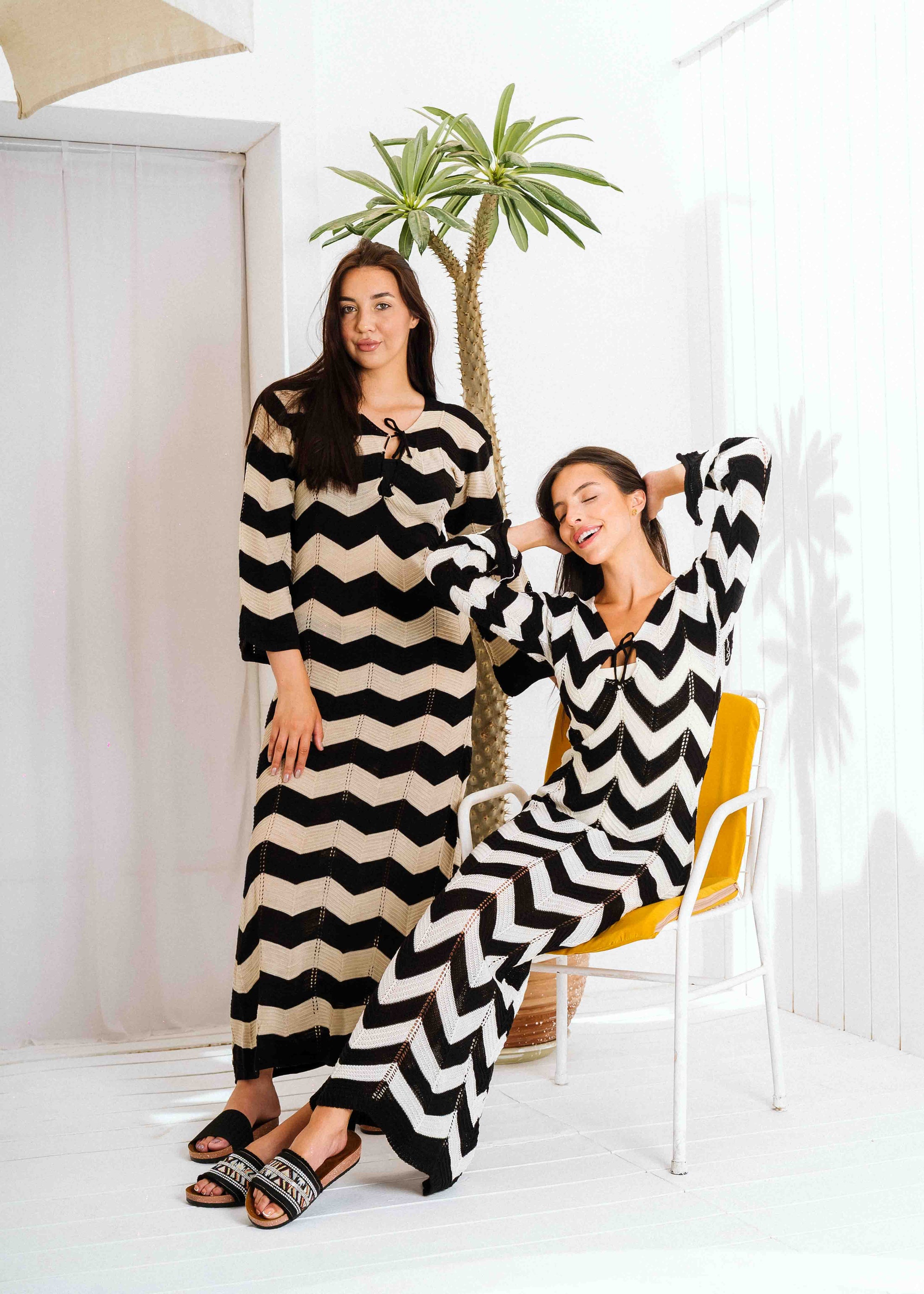 Zigzag Print Long Sleeve Dress - black