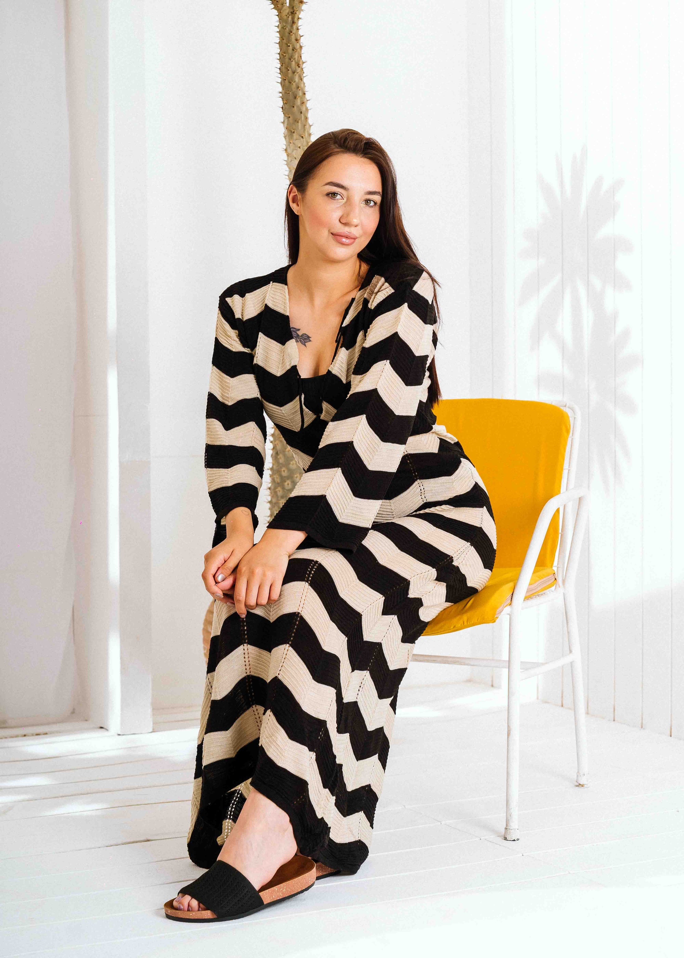 Zigzag Print Long Sleeve Dress - beige