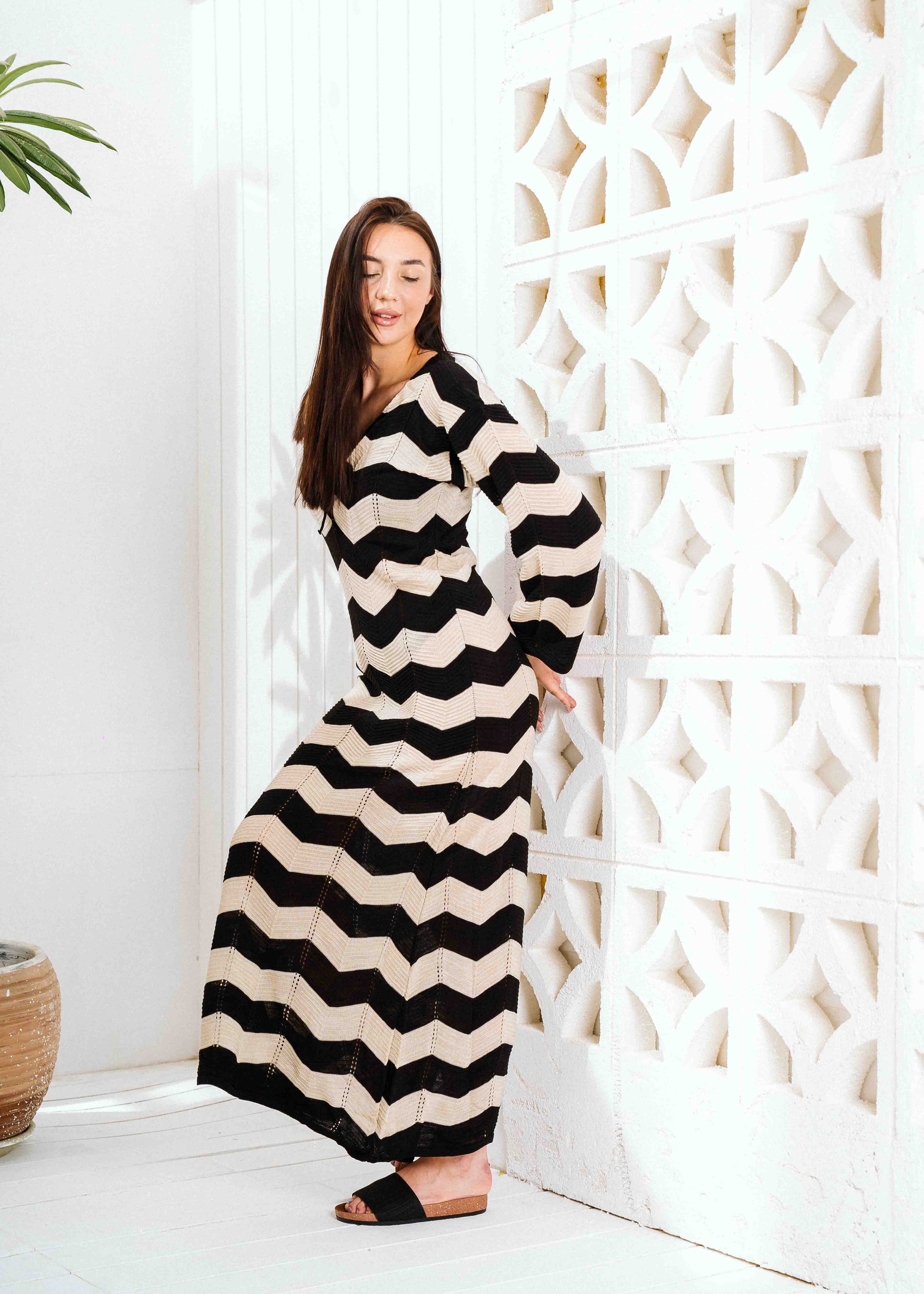 Zigzag Print Long Sleeve Dress - beige