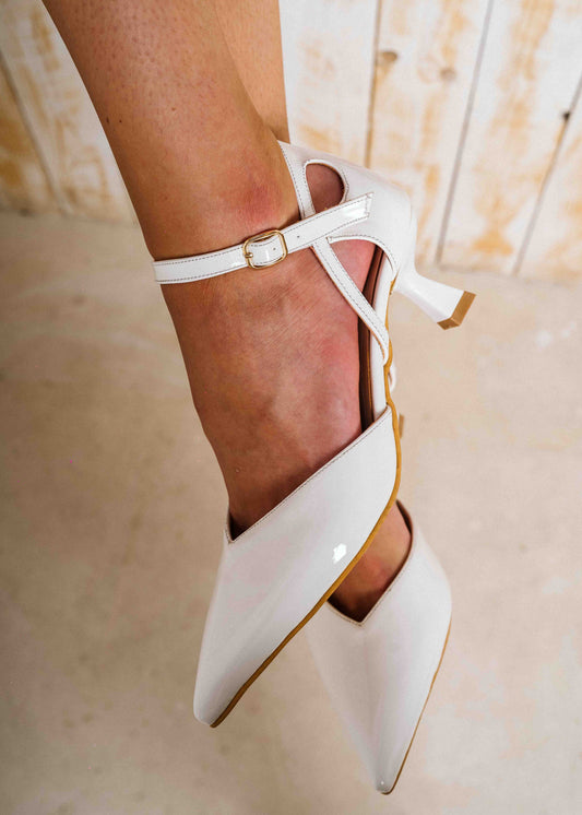 Chic V-Vamp Patent Mid Heels - white