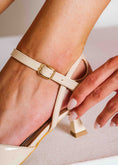 Load image into Gallery viewer, Chic V-Vamp Patent Mid Heels - beige
