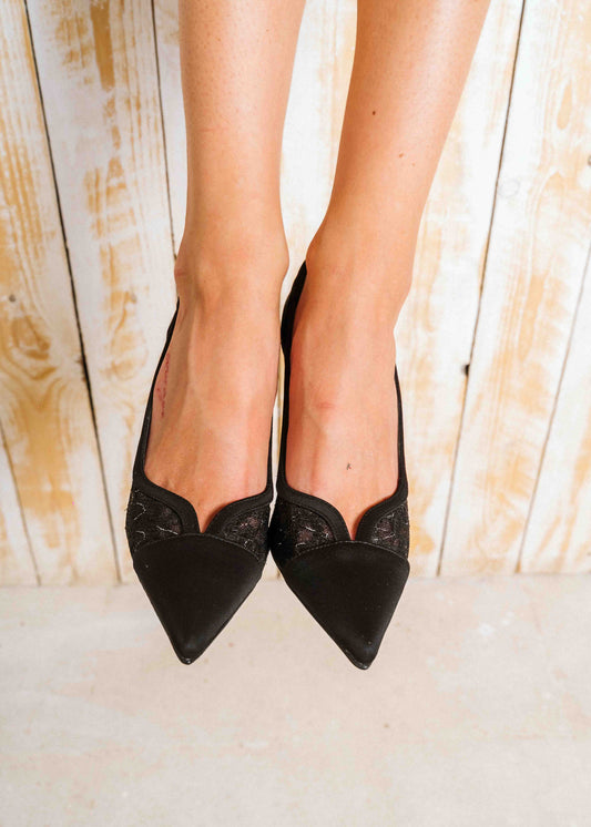 Chic Floral Lace Sculpted Heels - black