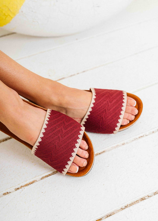 Zigzag Knit Strap Slippers - maroon