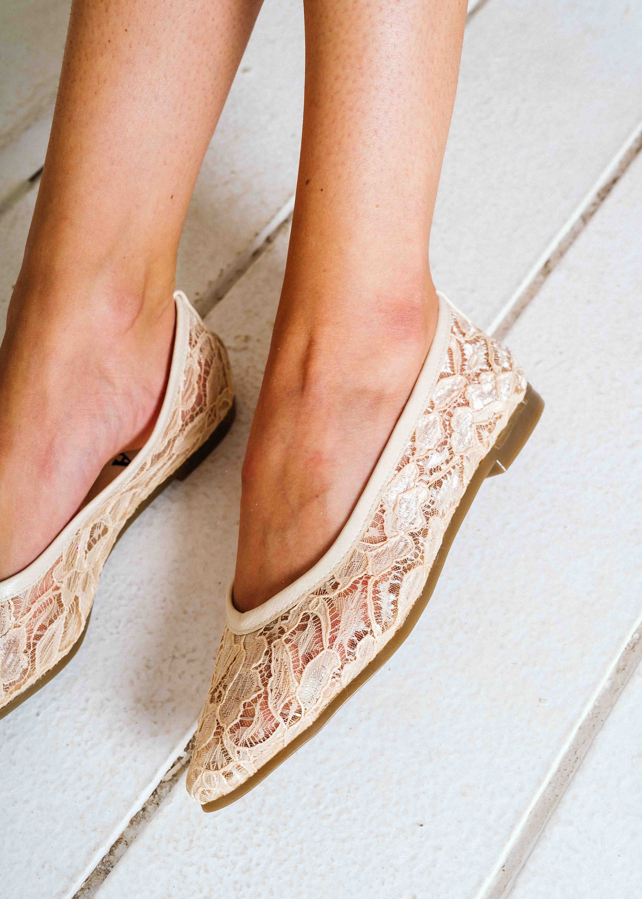 Soft Lace Ballet Flats - beige