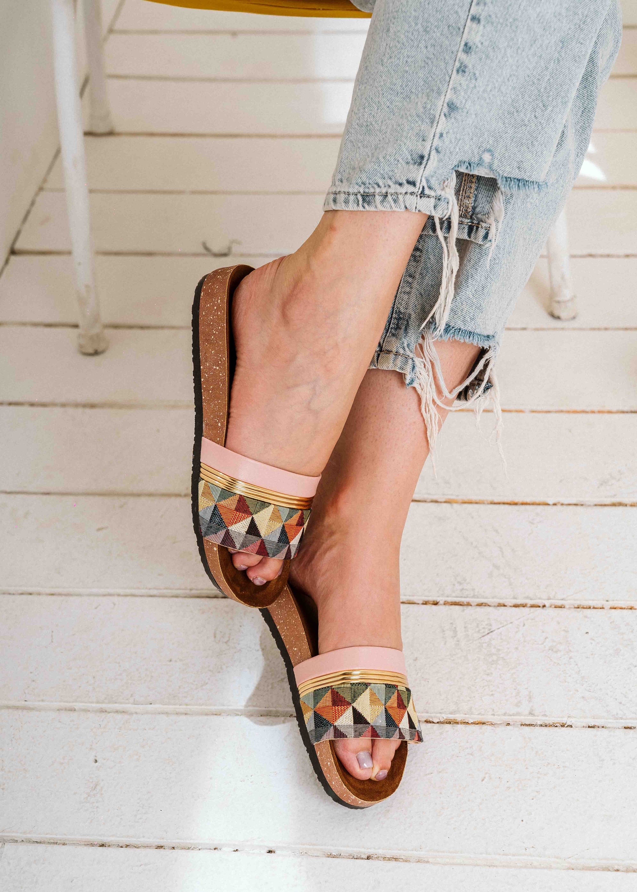 Triangular Design Comfort Slippers - pink