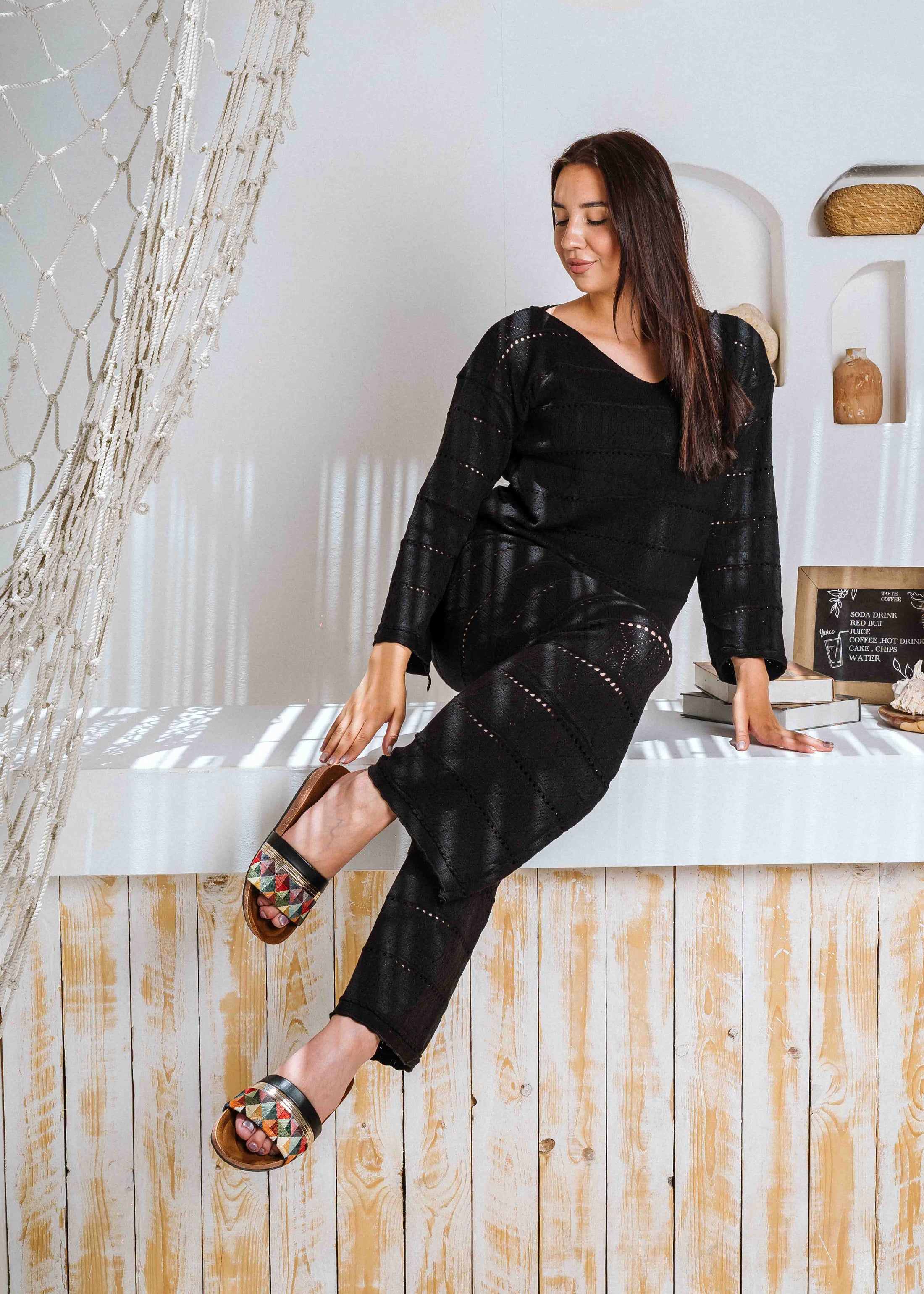 Triangular Design Comfort Slippers - black