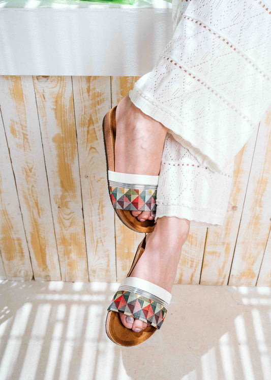 Triangular Design Comfort Slippers - white
