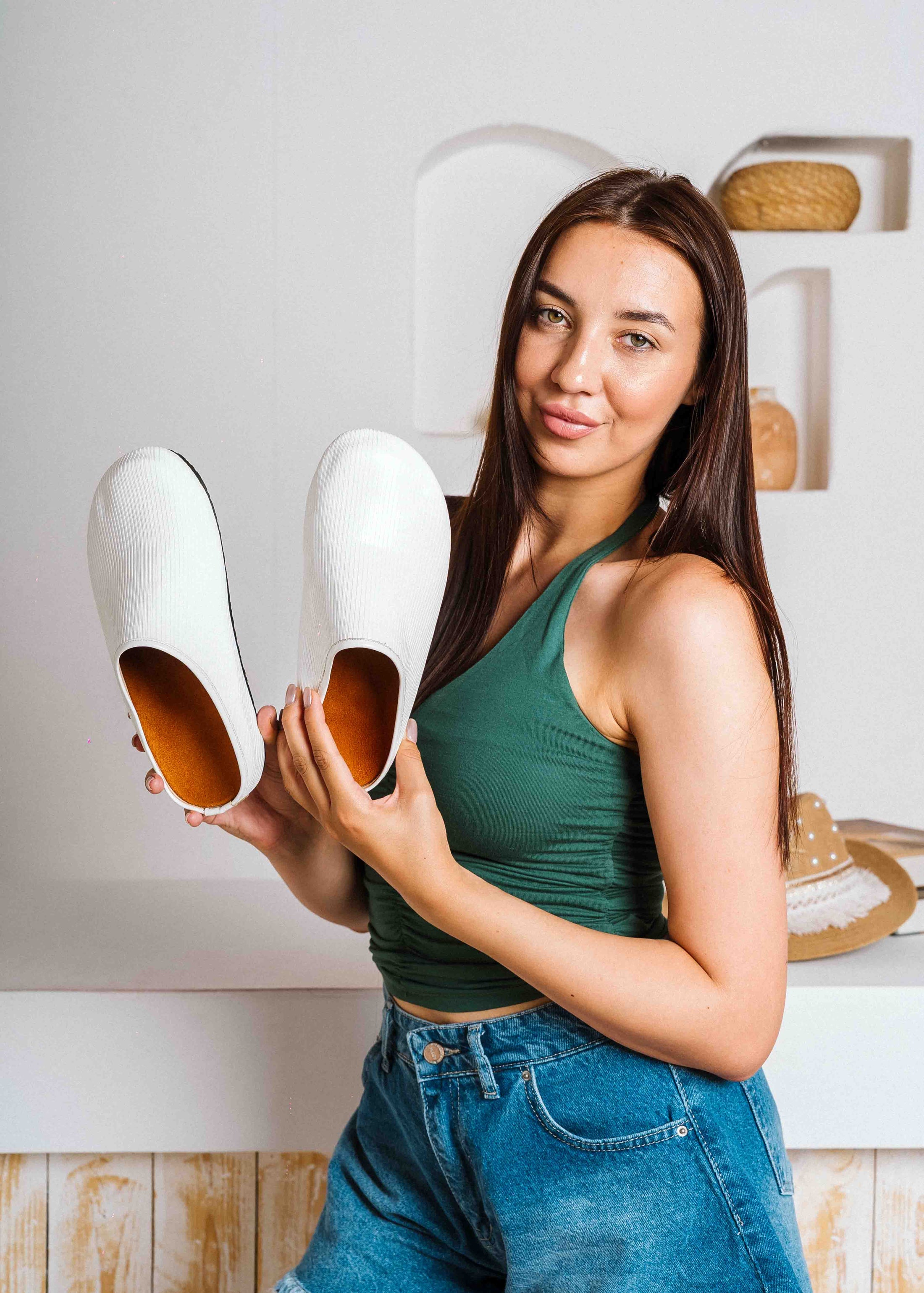 Chic Textured Slip-On Clogs - white