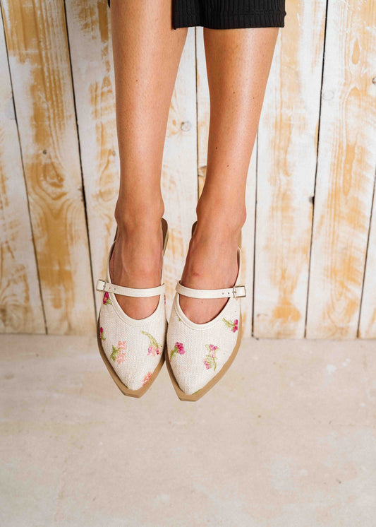 Vintage Floral Pointed Mules - beige